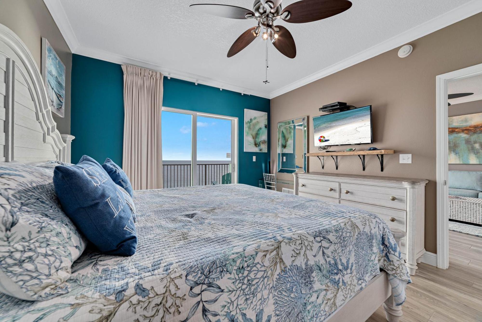 Crystal Shores West 105 Holiday home