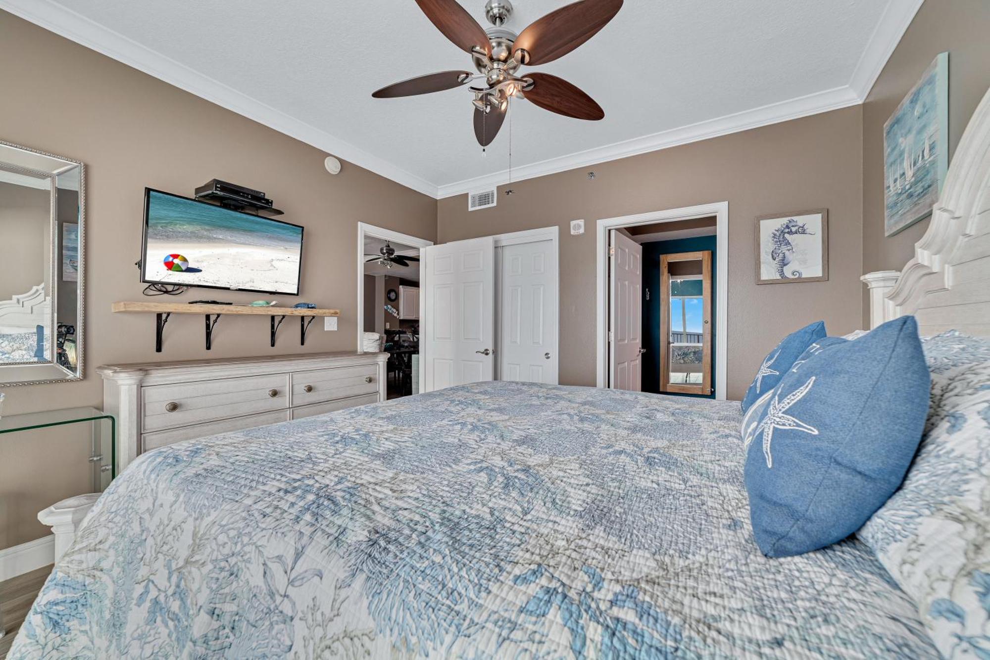 Crystal Shores West 105