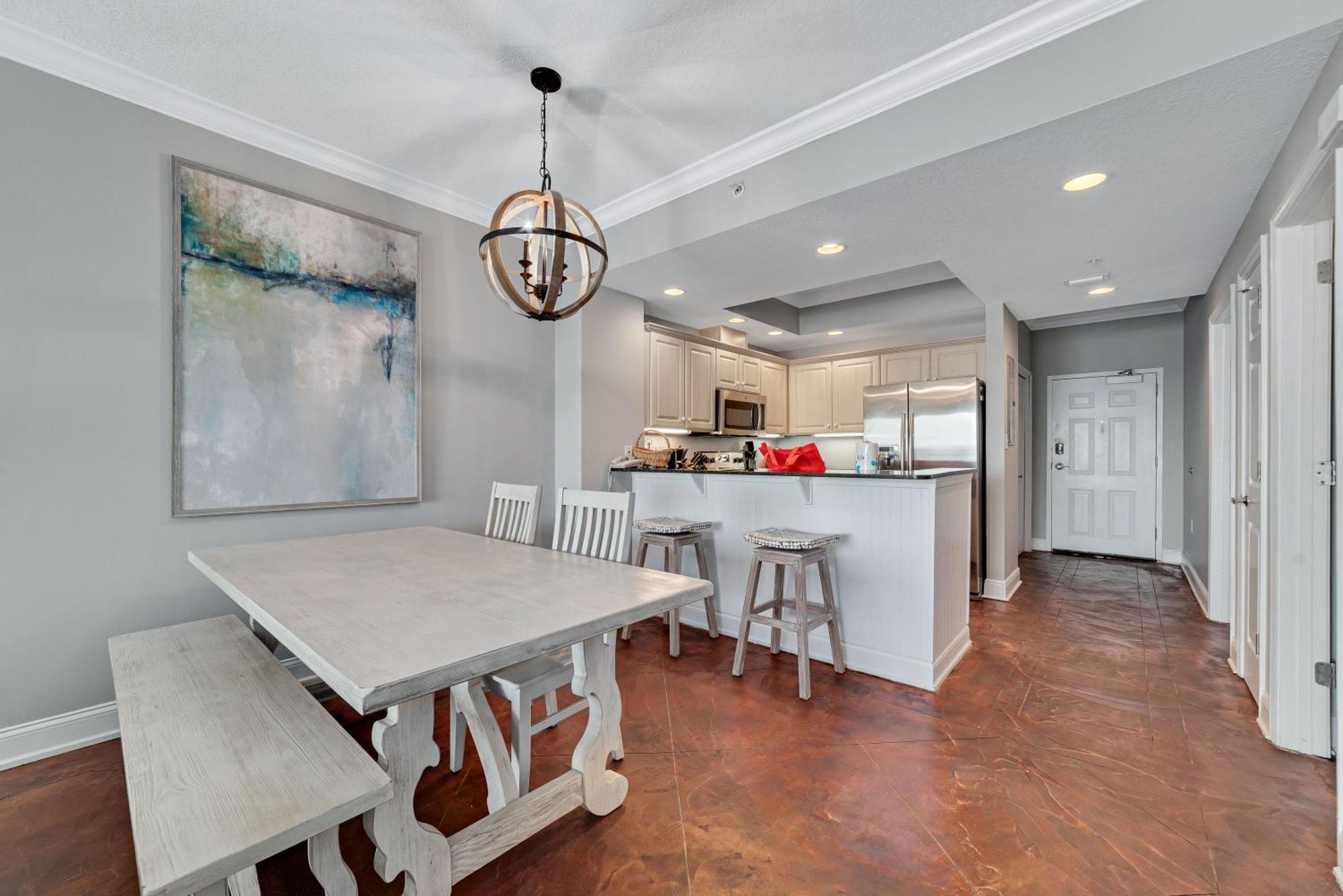 Crystal Shores 603 *