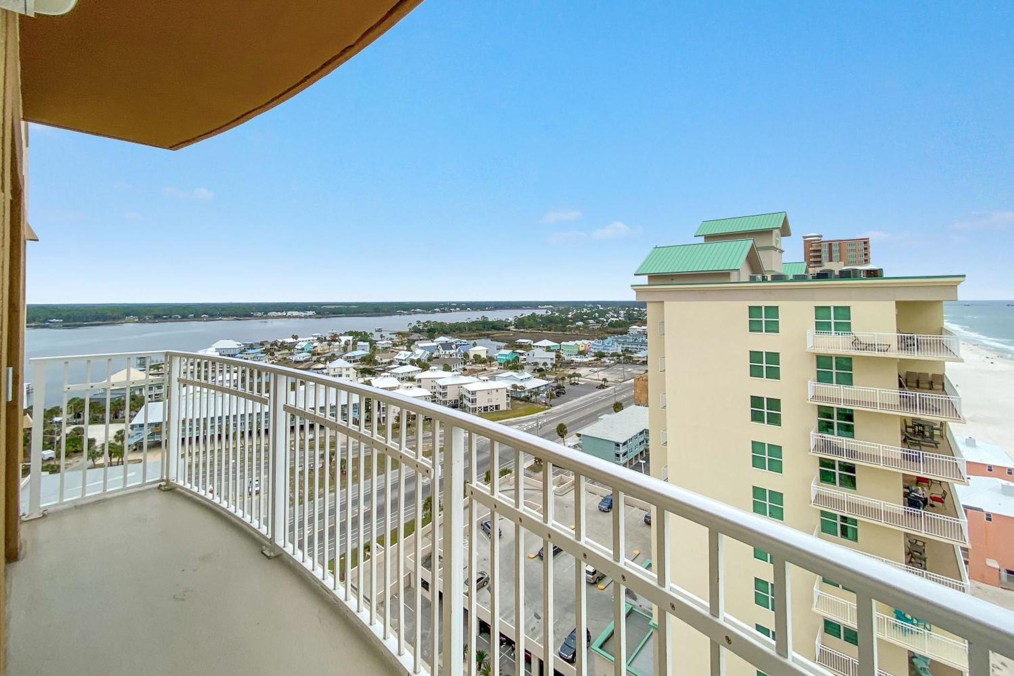 Holiday home Crystal Shores West 1001
