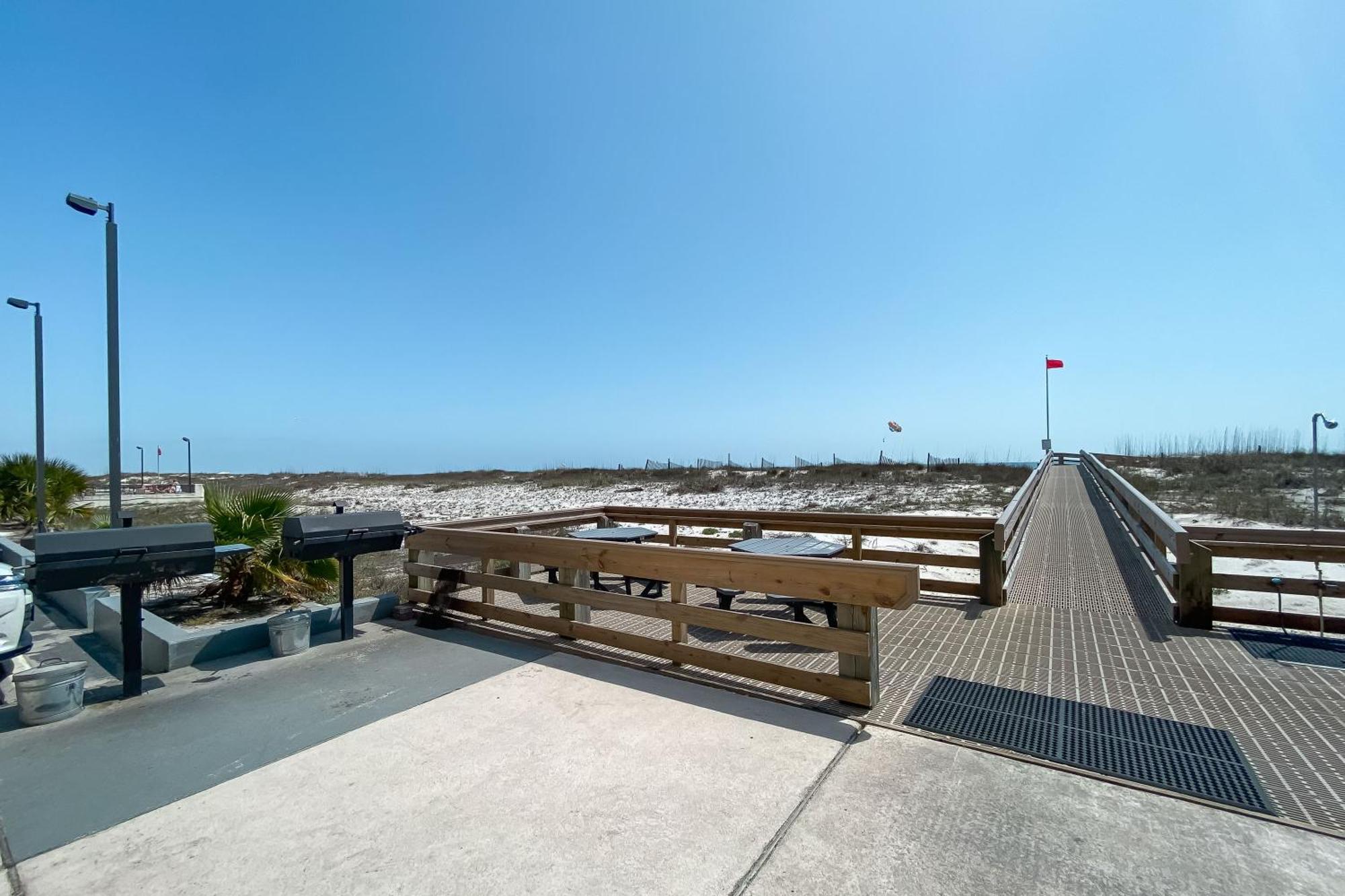 Island Winds West 275