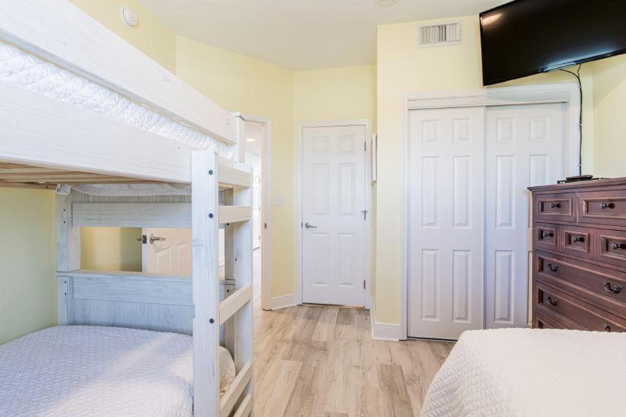 San Carlos 1106 * Gulf Shores