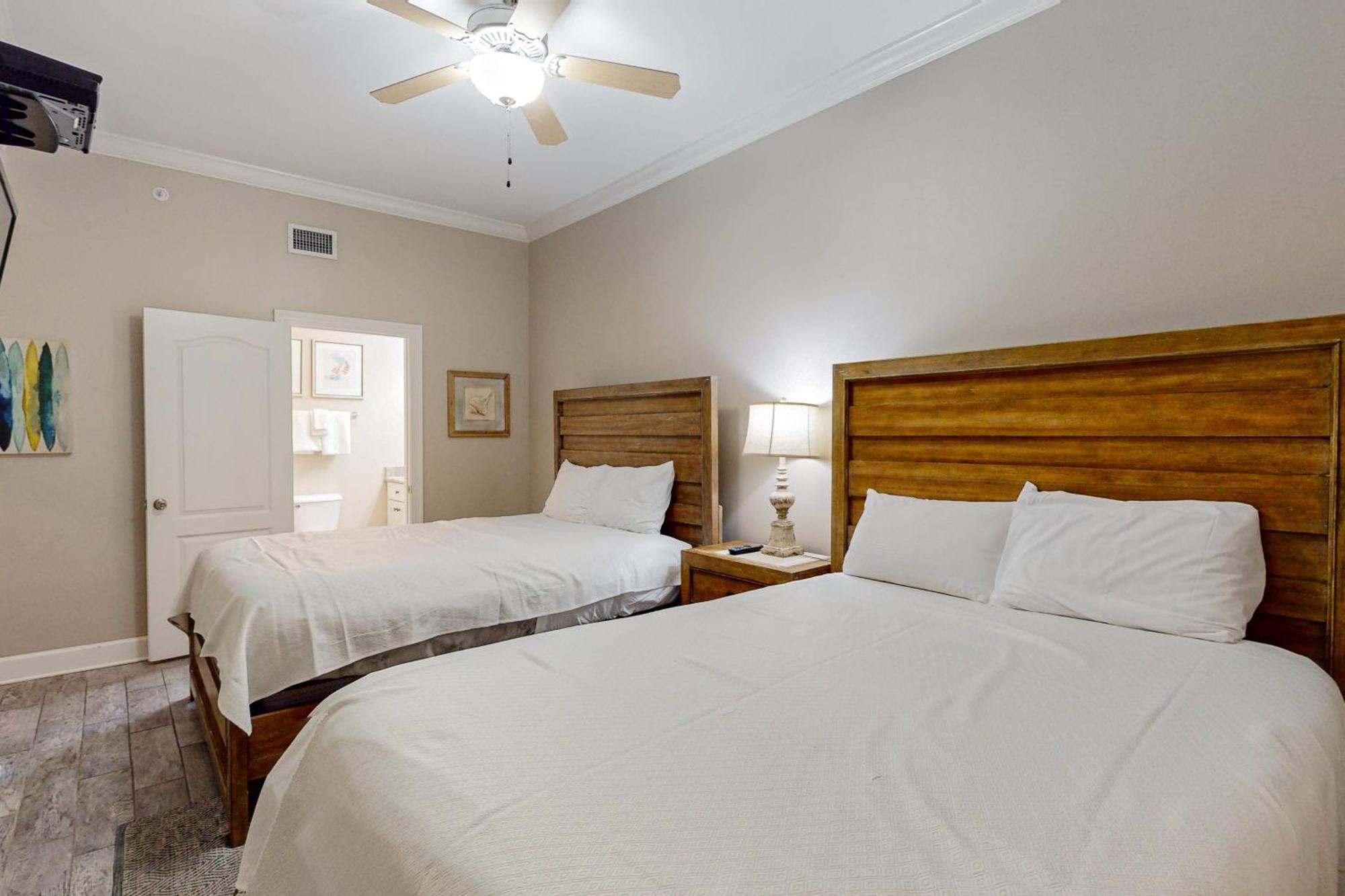 Apartment Phoenix 1402 - Right Next Door