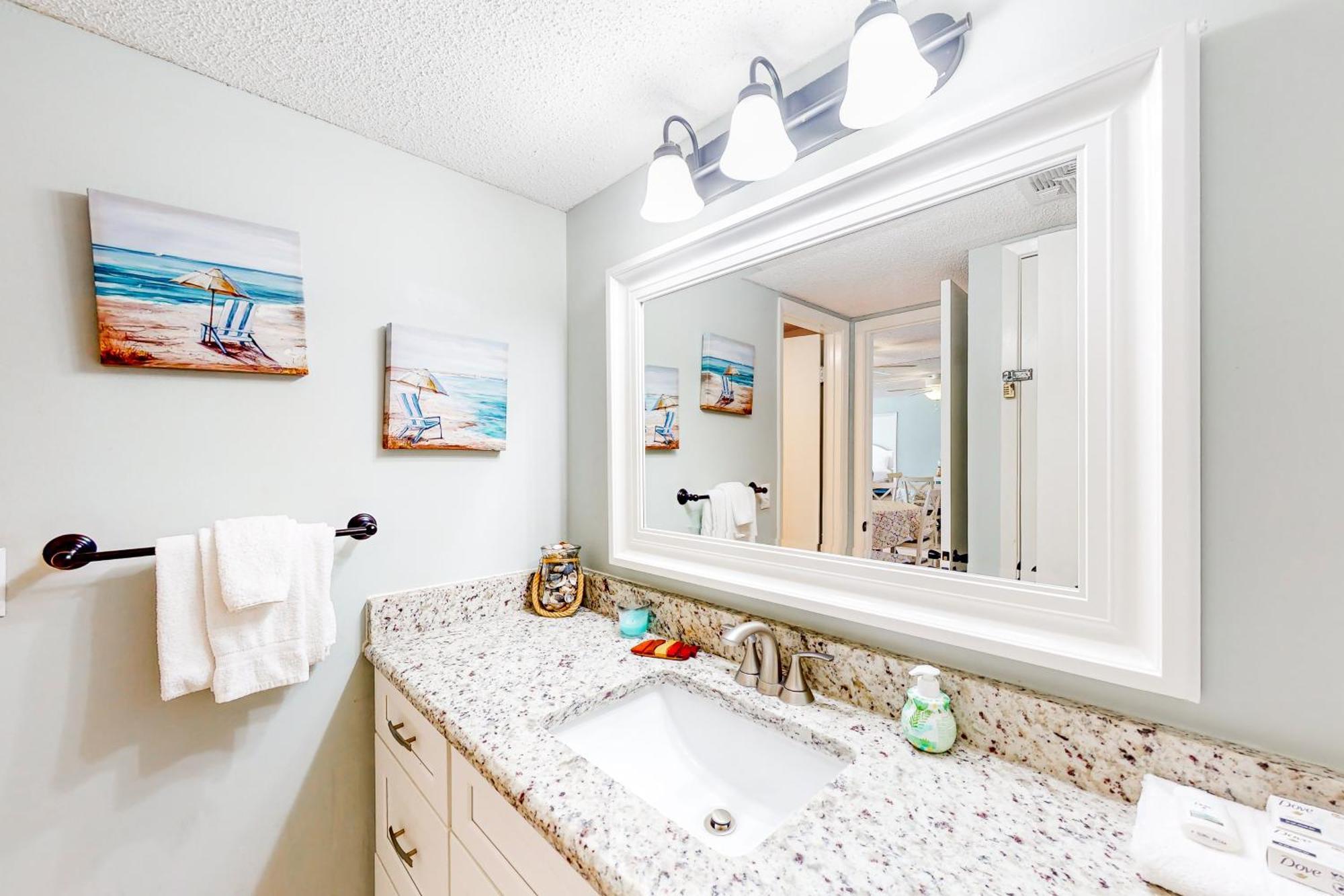 The Edgewater 81 Apartment *