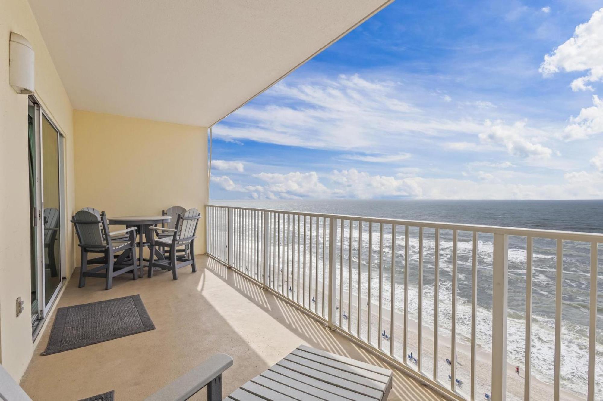 Apartment Crystal Shores 1104