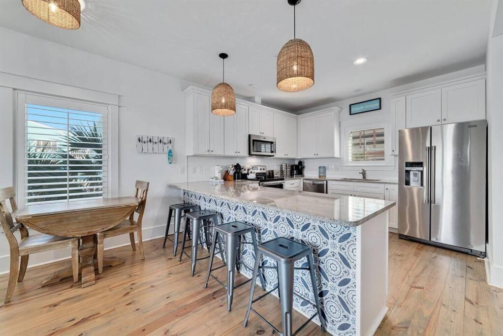Summer At Family W Pool! 4min Walk To Beach! Holiday home Gulf Shores