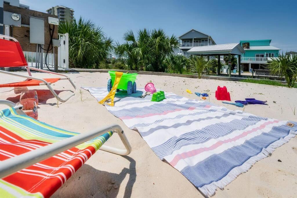 Summer At Family W Pool! 4min Walk To Beach! *