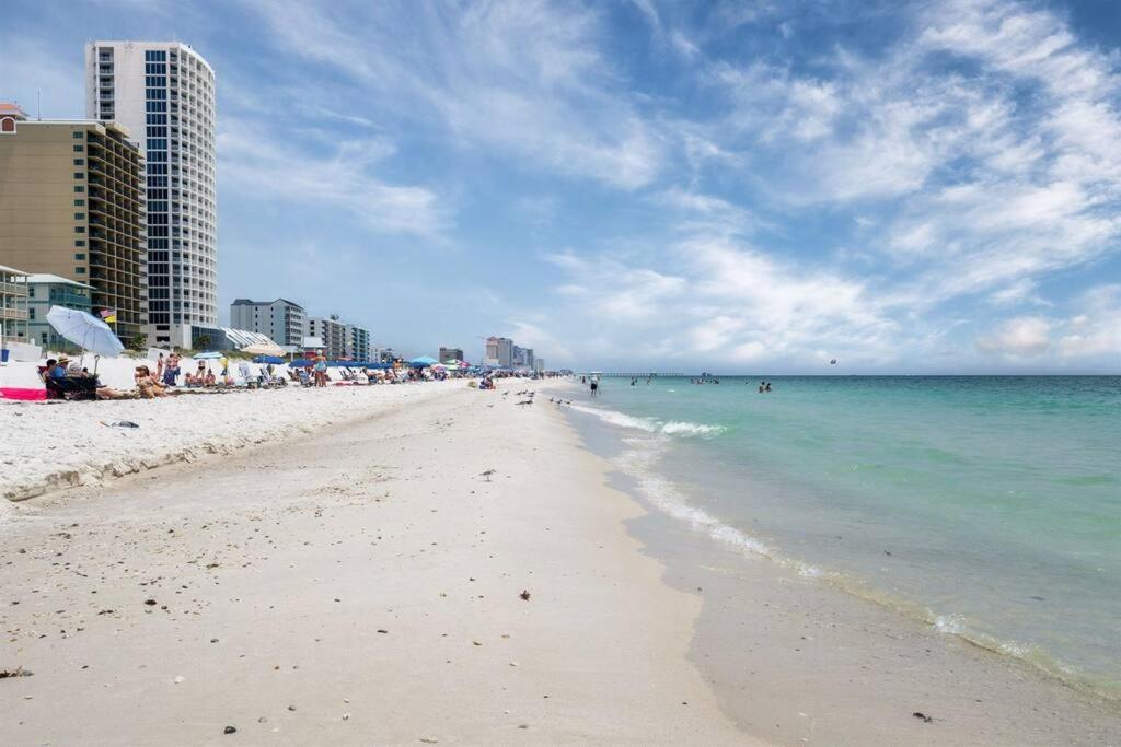 Summer At Family W Pool! 4min Walk To Beach! Holiday home Gulf Shores