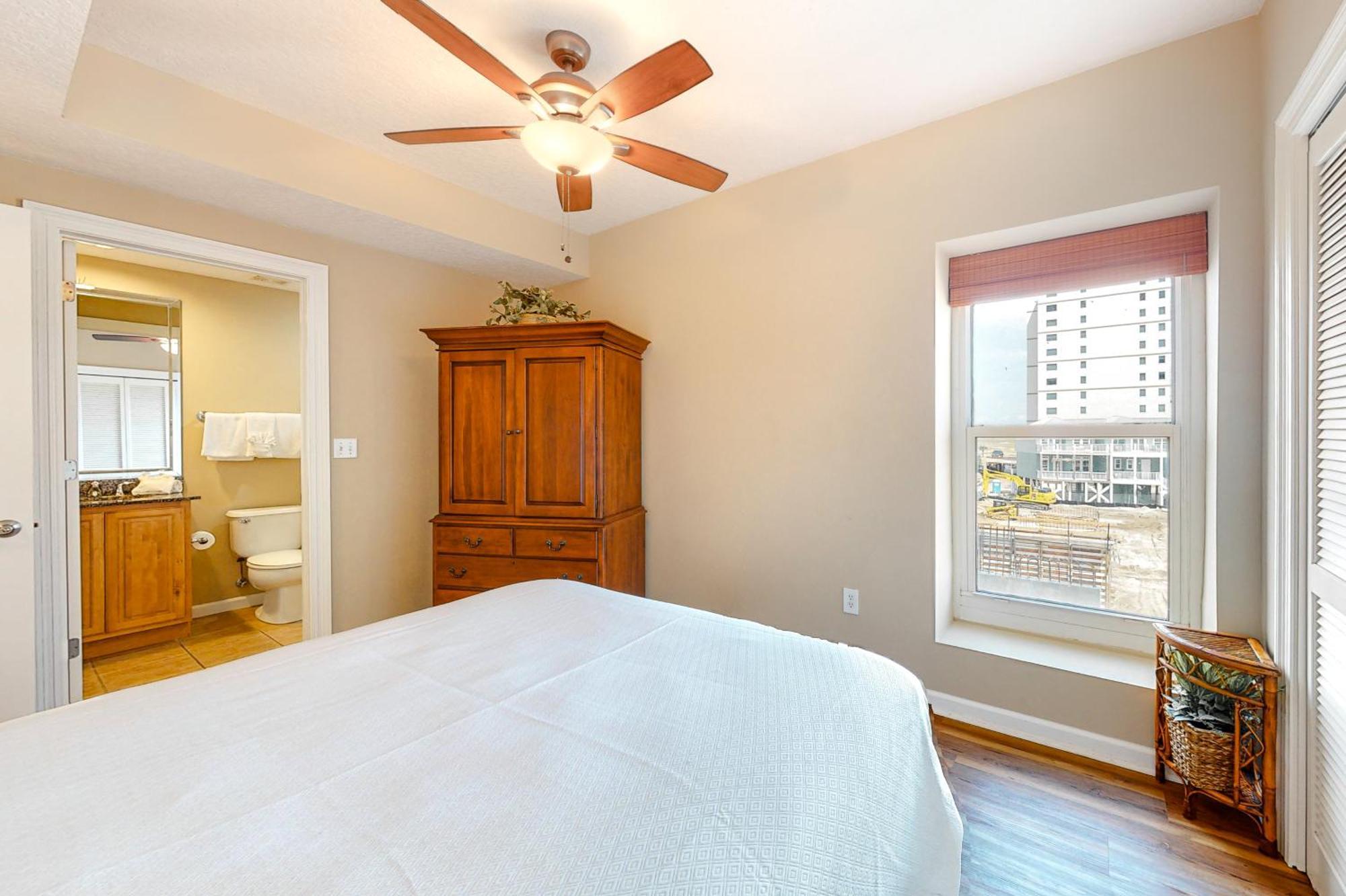 The Colonnades Iv Apartment