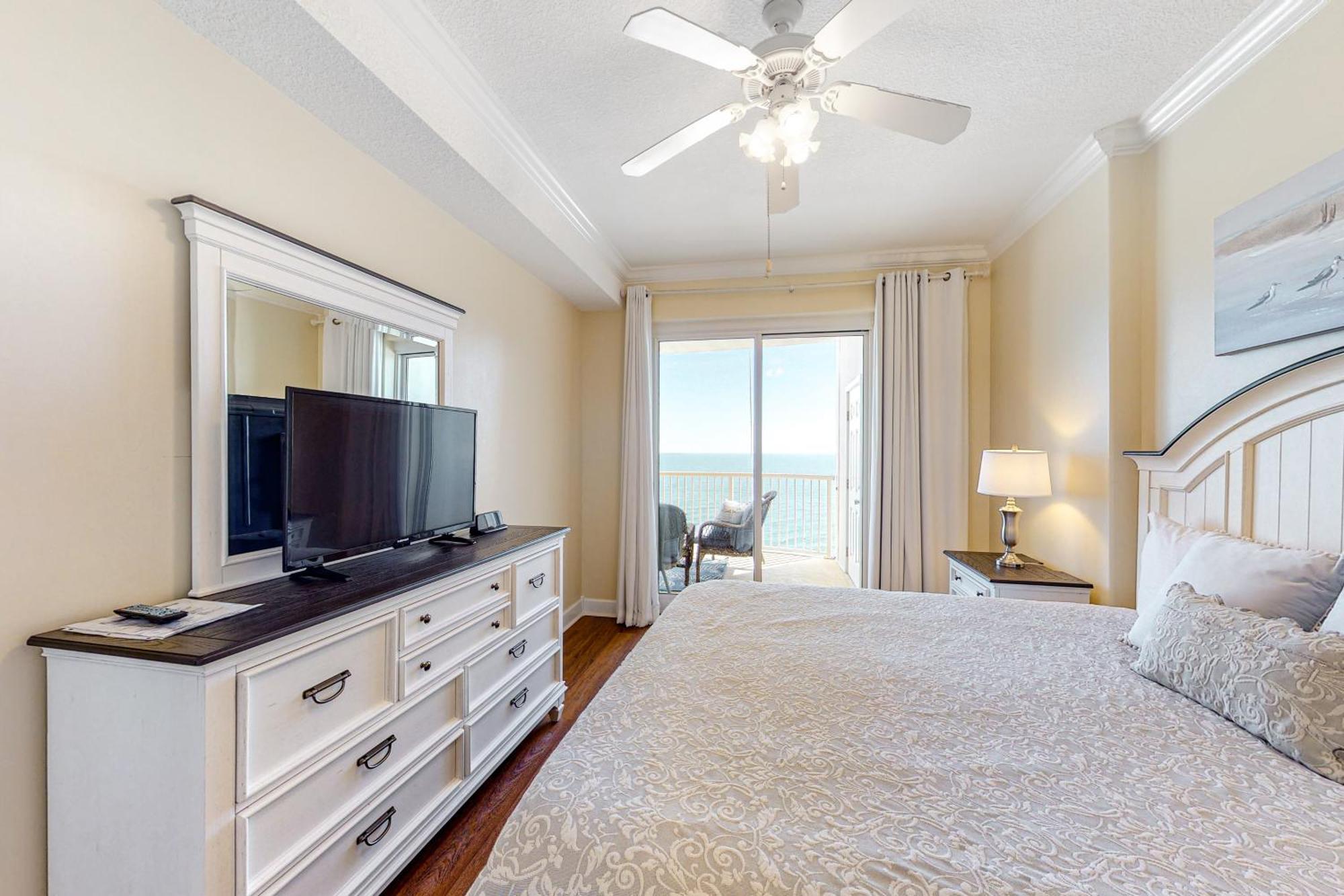 Apartment Island Royale #702