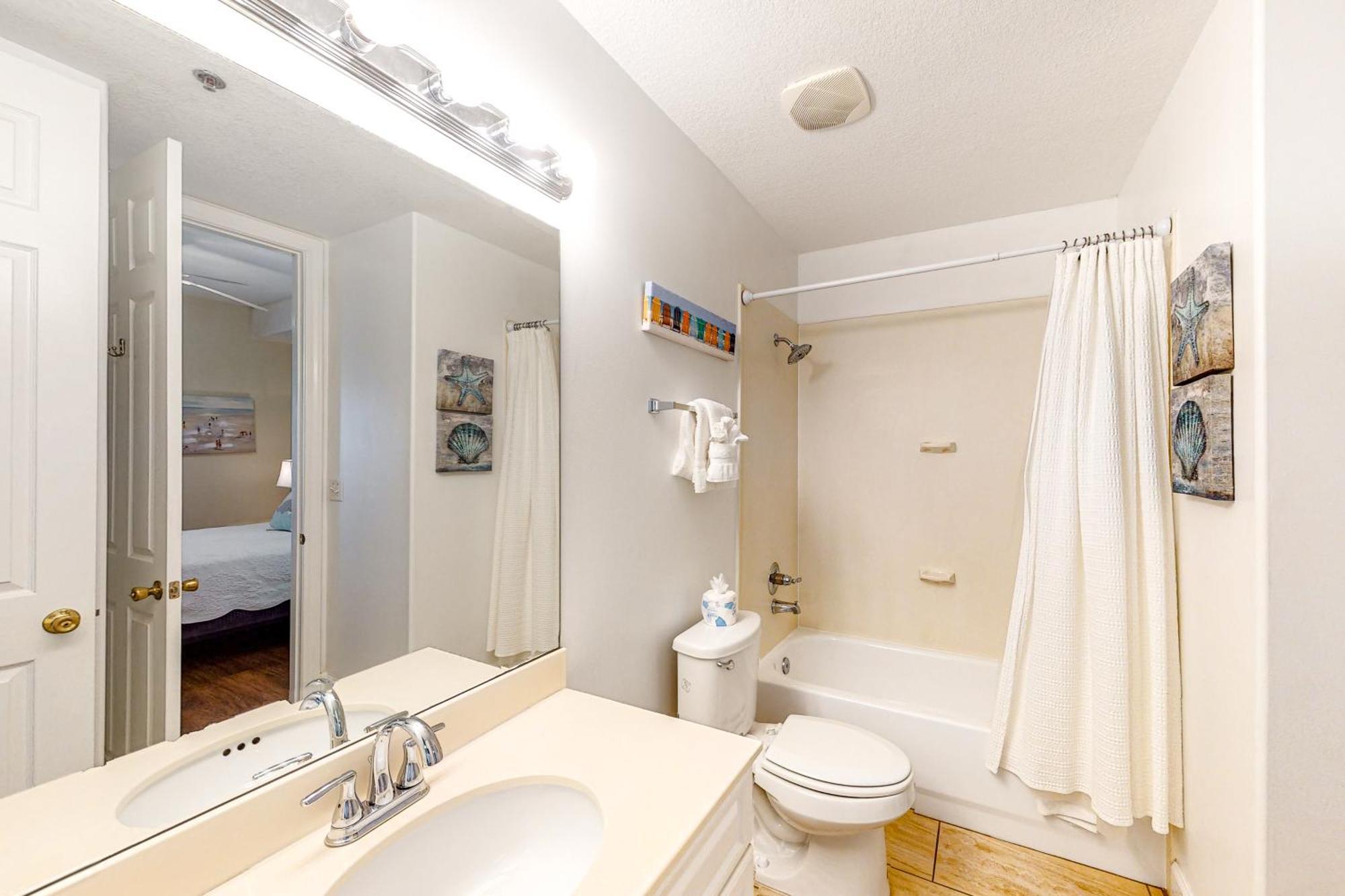 Apartment Island Royale #702 *
