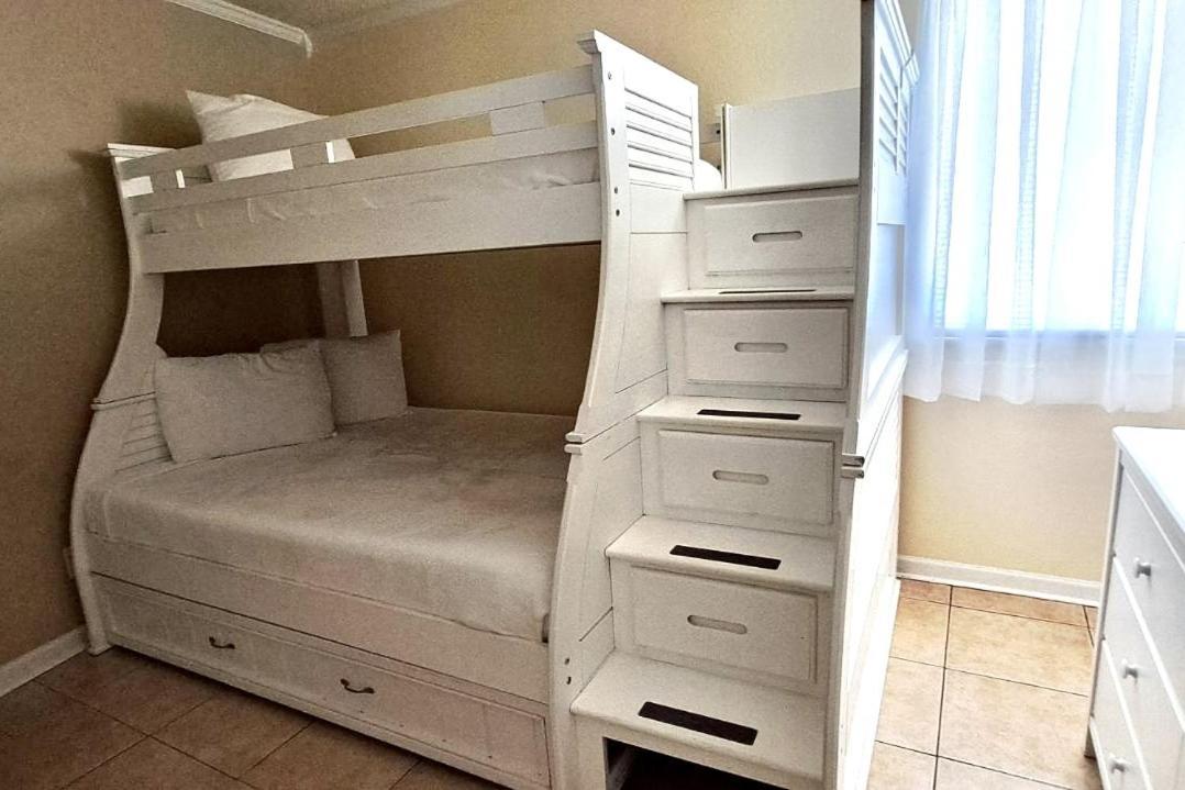 Sea Breeze 211 Apartment *