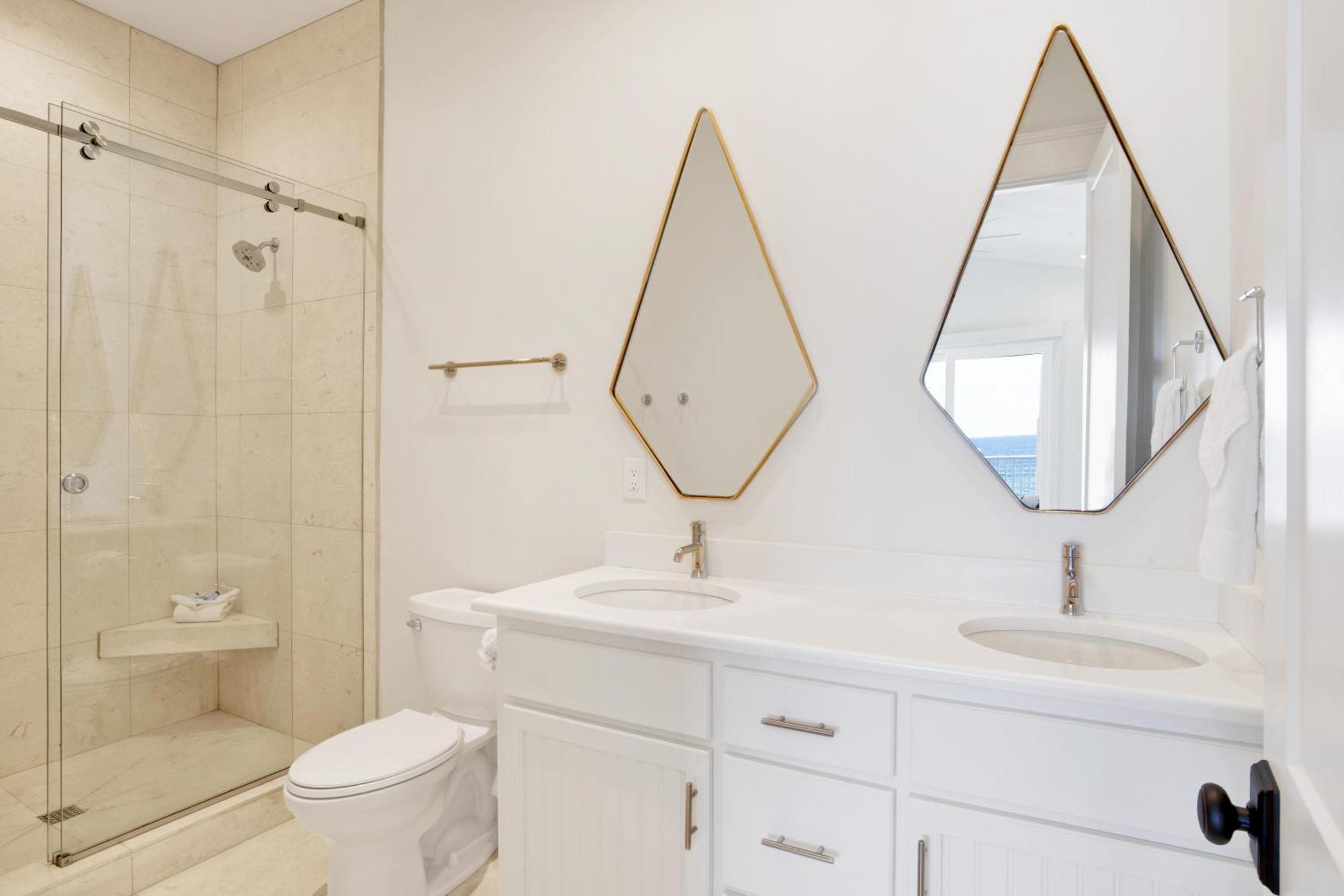 Seaside West 12 Bdrm, 11,5 Bath, Private Pools, Sleeps 36 Holiday home