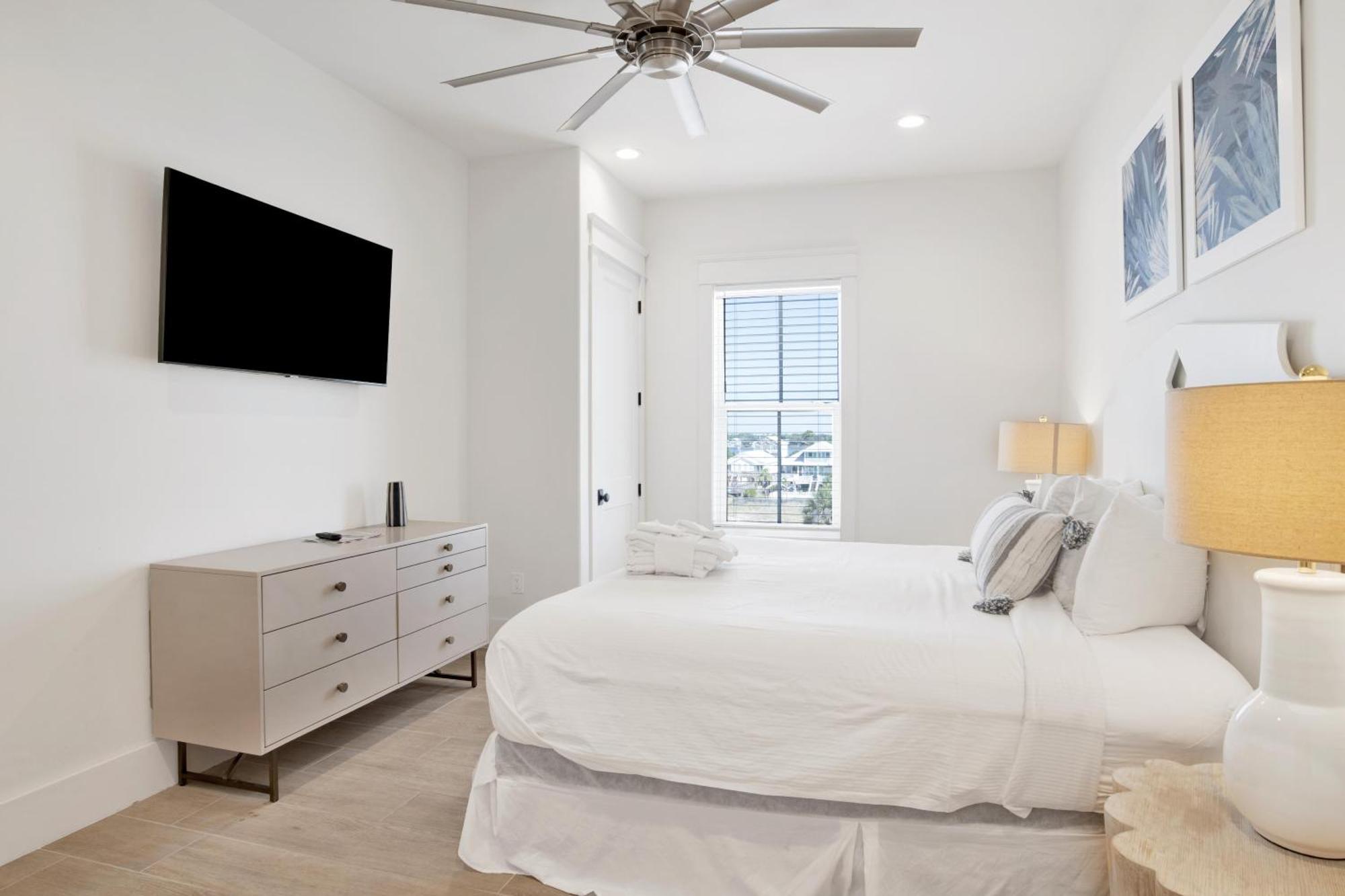 Holiday home Seaside West 12 Bdrm, 11,5 Bath, Private Pools, Sleeps 36