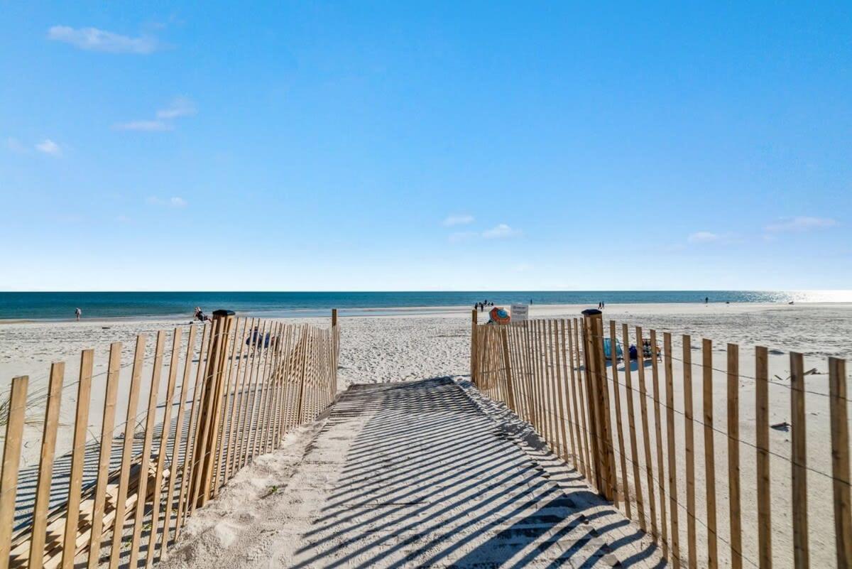The Front 601- Affordable Beachfront Holiday home *