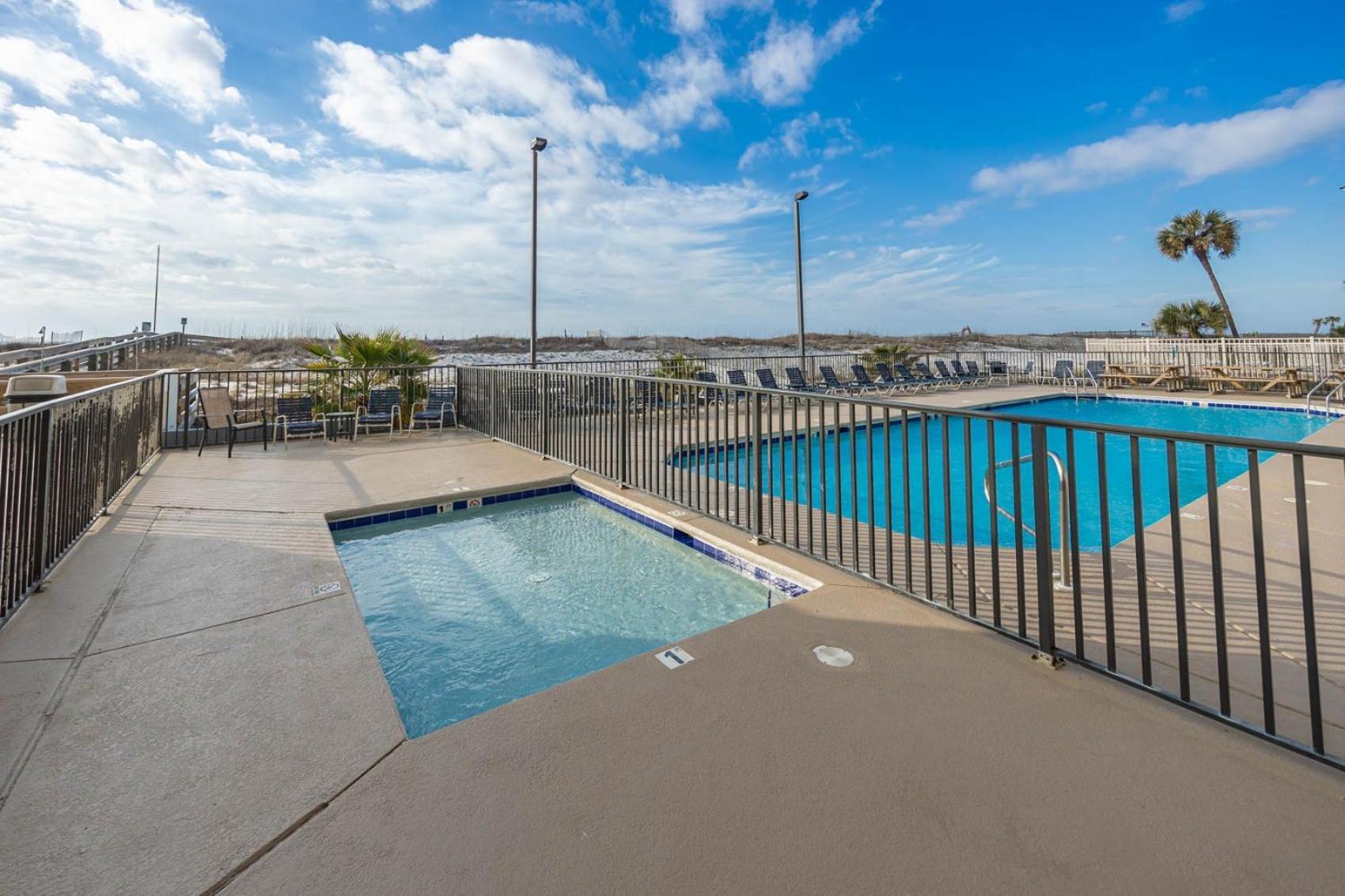 Apartment Island Winds West 174