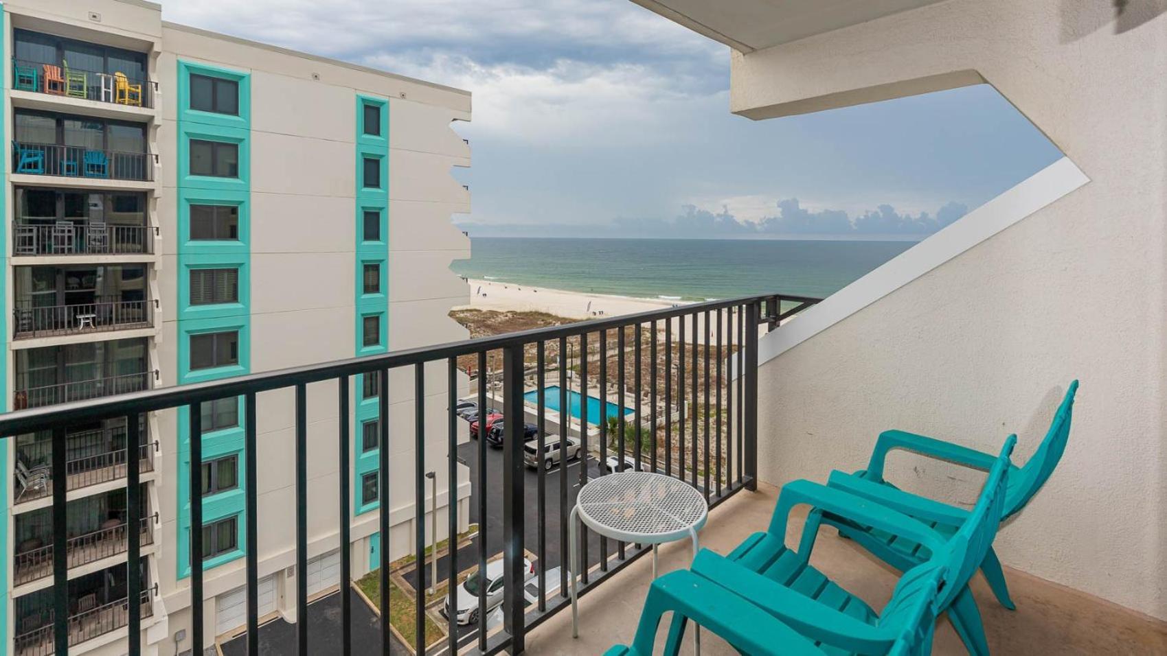 Apartment Island Winds West 671