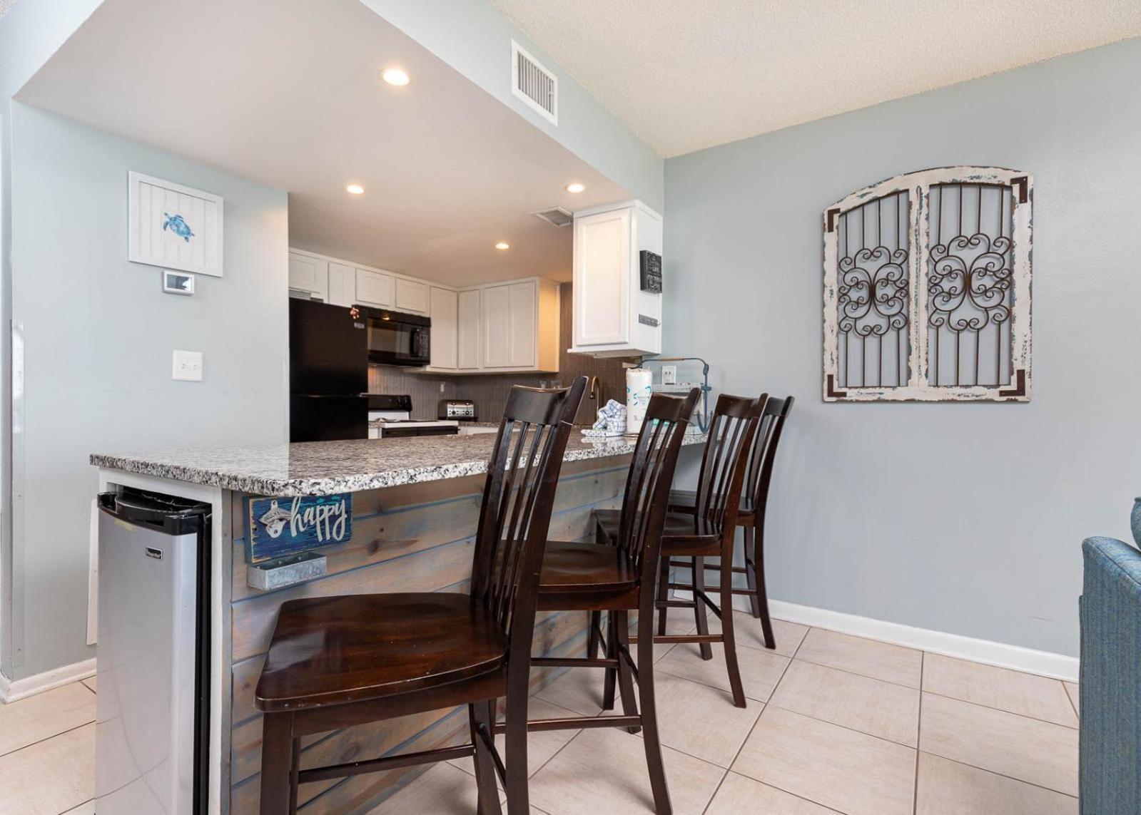Apartment Island Winds West 174 *