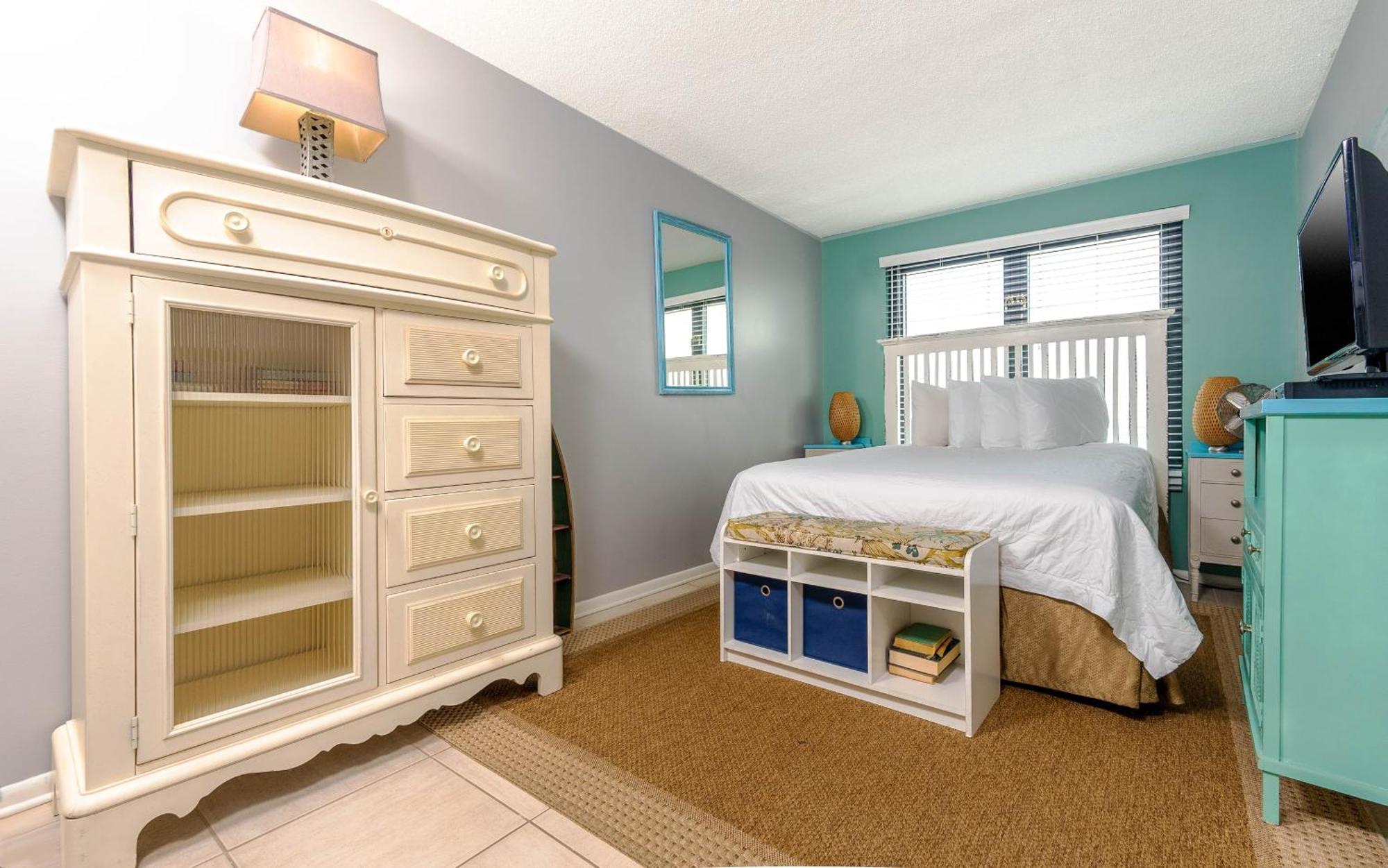 Apartment Island Winds West 174