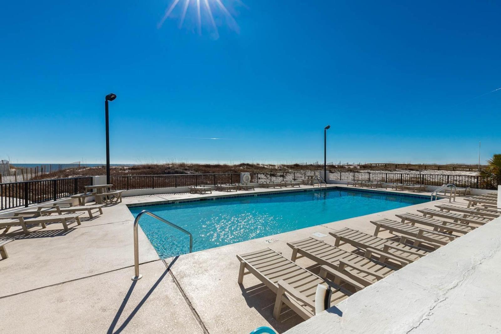 Apartment Island Winds East 806