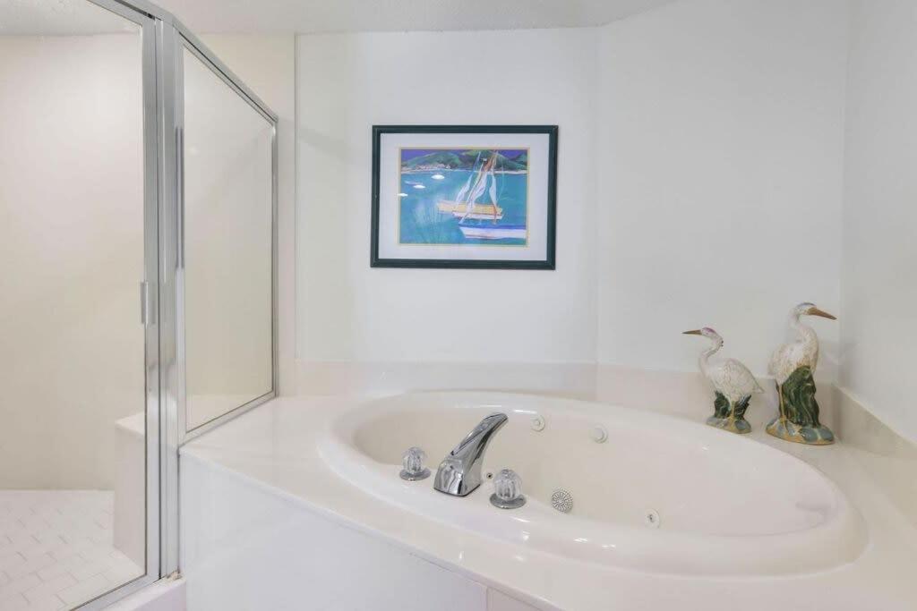 Palm 22-d Beachfront Beach-view Holiday home *
