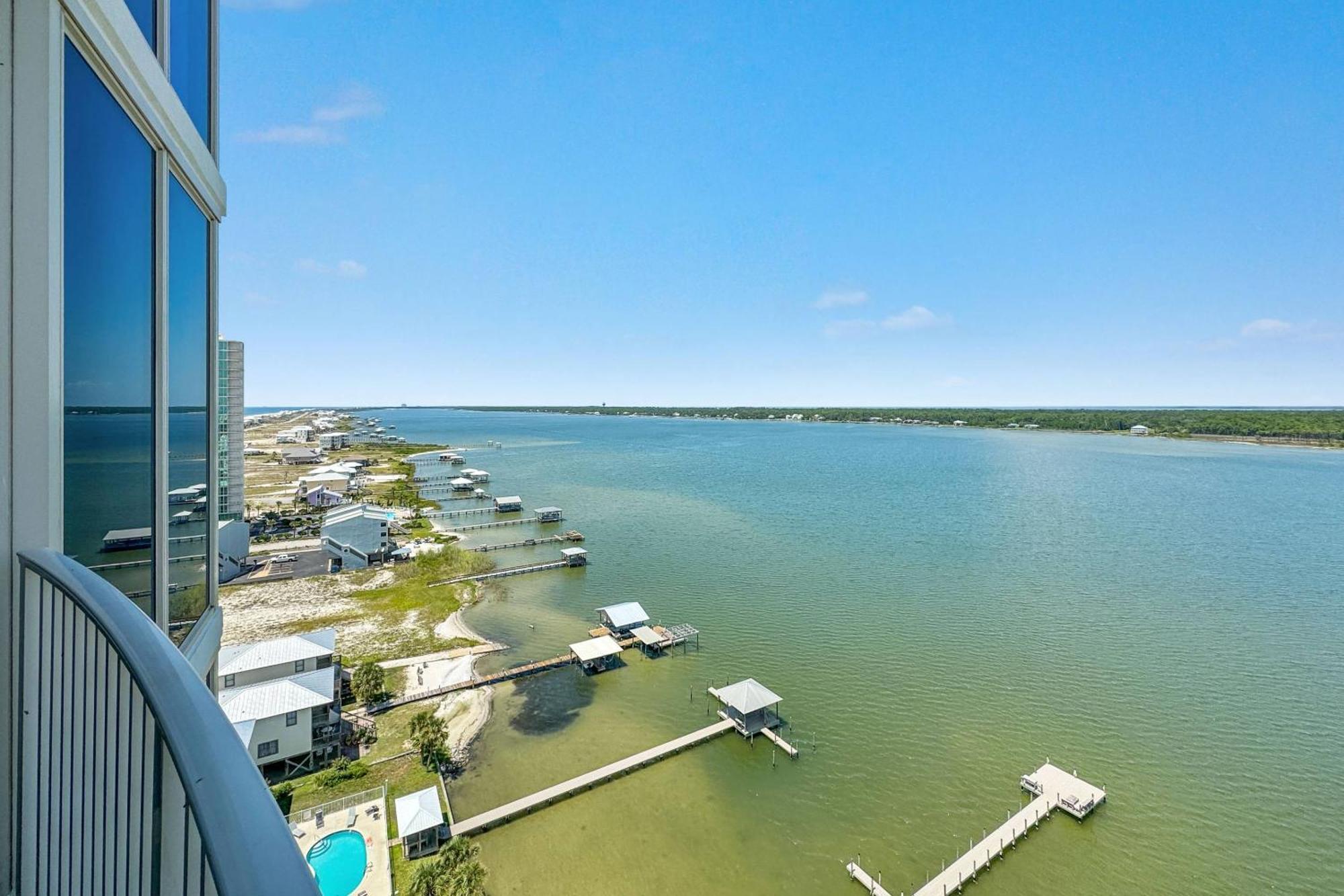 Lagoon Tower 1402 Holiday home *