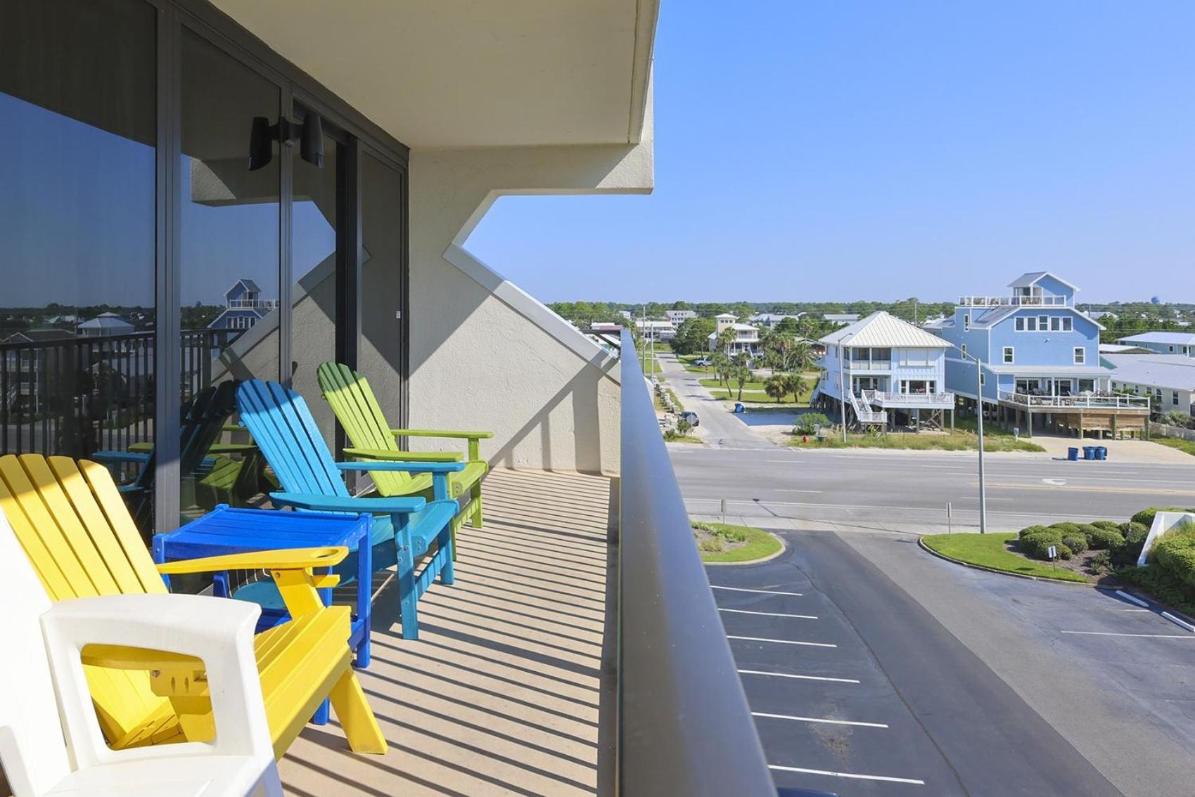 Island Winds West 470