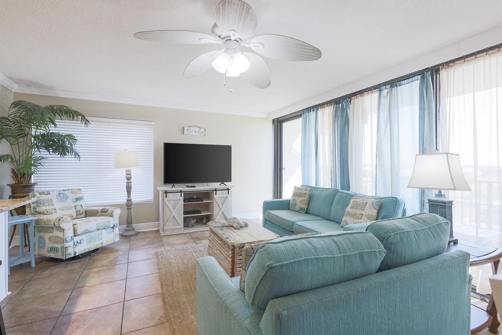 Apartment Island Winds West 470