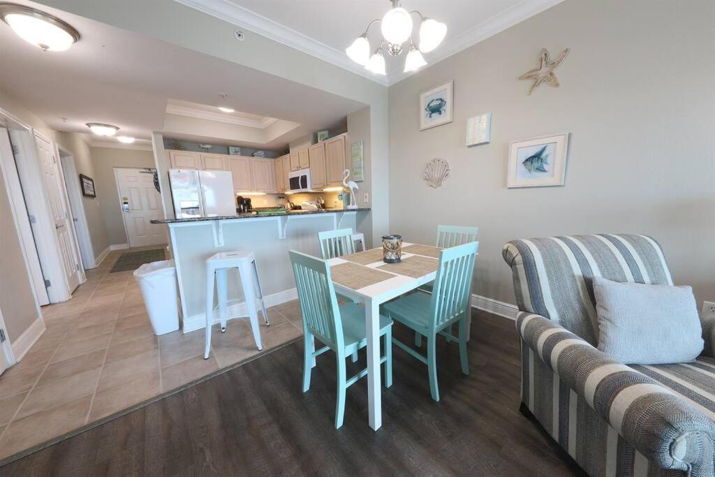10th Floor Crystal Tower 2 Bedroom With 2 Outdoor Pools, Lazy River, Heated Indoor Pool, And Direct Access *