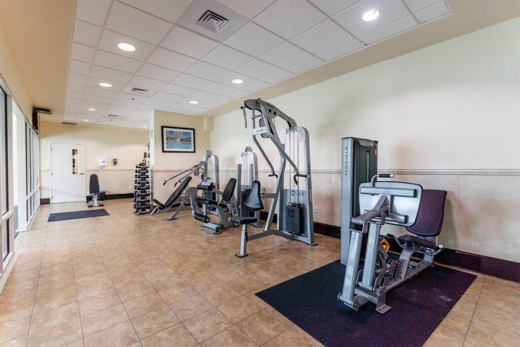 10th Floor Crystal Tower 2 Bedroom With 2 Outdoor Pools, Lazy River, Heated Indoor Pool, And Direct Access Gulf Shores