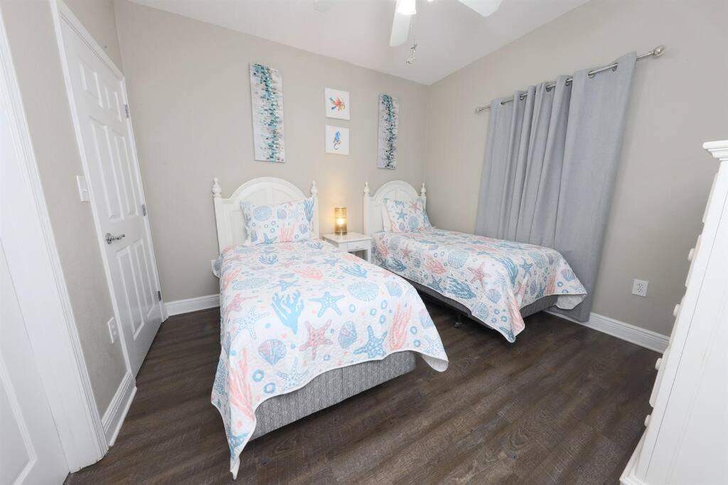 10th Floor Crystal Tower 2 Bedroom With 2 Outdoor Pools, Lazy River, Heated Indoor Pool, And Direct Access Gulf Shores