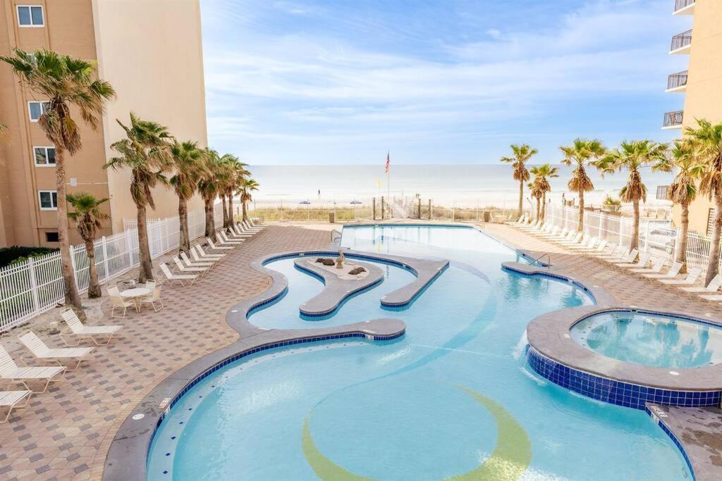 10th Floor Crystal Tower 2 Bedroom With 2 Outdoor Pools, Lazy River, Heated Indoor Pool, And Direct Access Apartment *