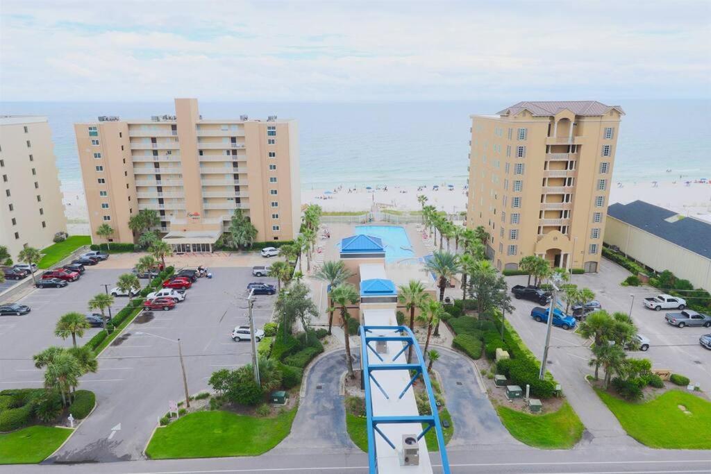 10th Floor Crystal Tower 2 Bedroom With 2 Outdoor Pools, Lazy River, Heated Indoor Pool, And Direct Access *