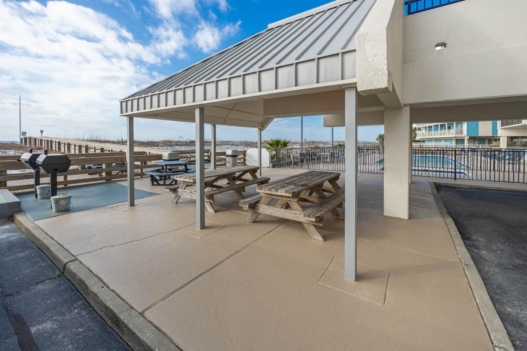 Island Winds West 170 * Gulf Shores