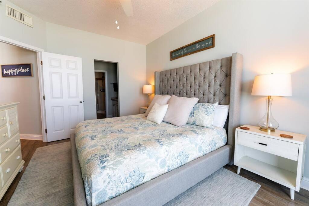 2 Bedroom Lighthouse On The With 2 Outdoor Pools And Heated Indoor Pool *