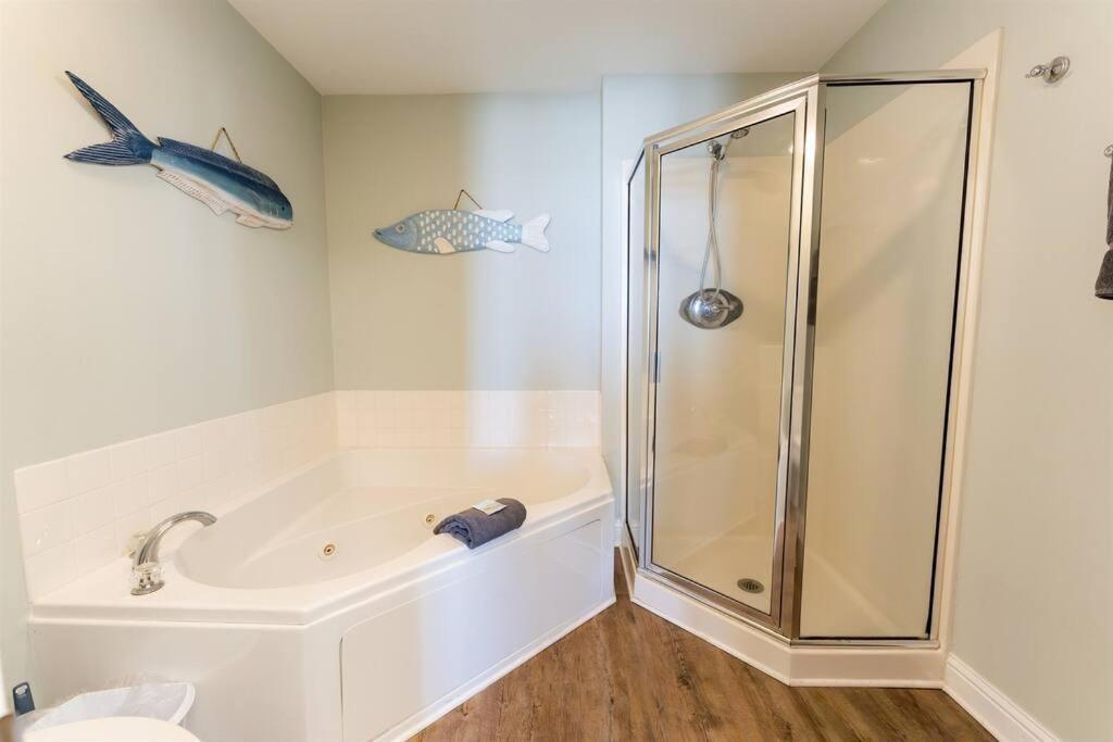 2 Bedroom Lighthouse On The With 2 Outdoor Pools And Heated Indoor Pool Gulf Shores