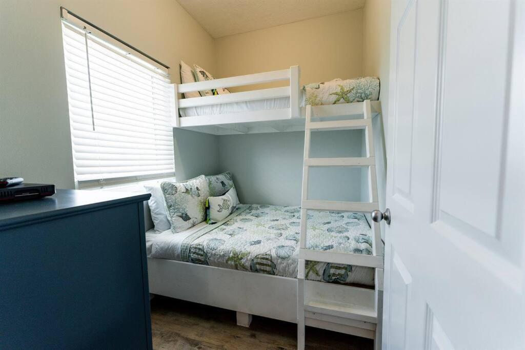 Apartment 2 Bedroom Lighthouse On The With 2 Outdoor Pools And Heated Indoor Pool