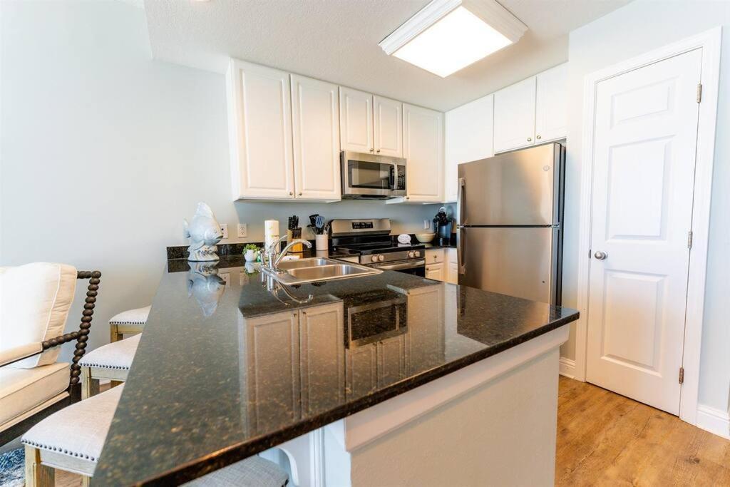 2 Bedroom Lighthouse On The With 2 Outdoor Pools And Heated Indoor Pool Apartment