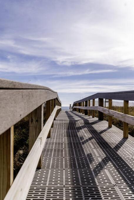 2 Bedroom Lighthouse On The With 2 Outdoor Pools And Heated Indoor Pool *