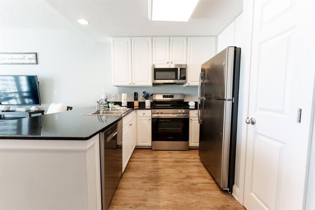 2 Bedroom Lighthouse On The With 2 Outdoor Pools And Heated Indoor Pool *