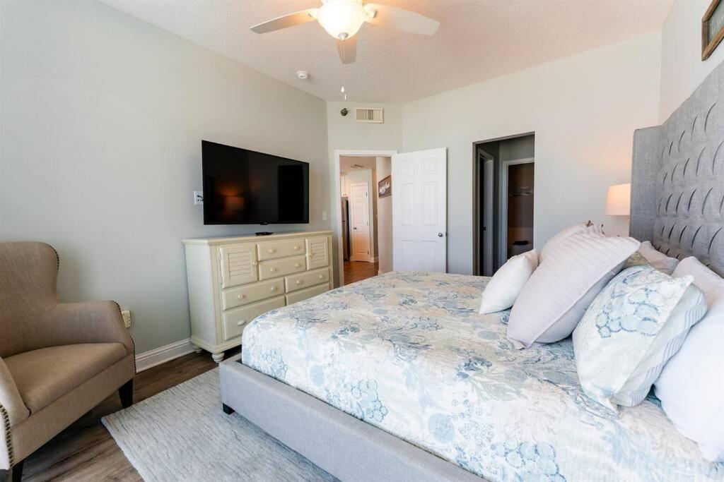 2 Bedroom Lighthouse On The With 2 Outdoor Pools And Heated Indoor Pool