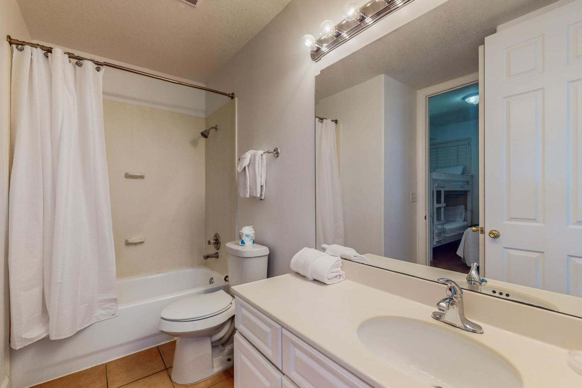 Island Royale Penthouse 106 *
