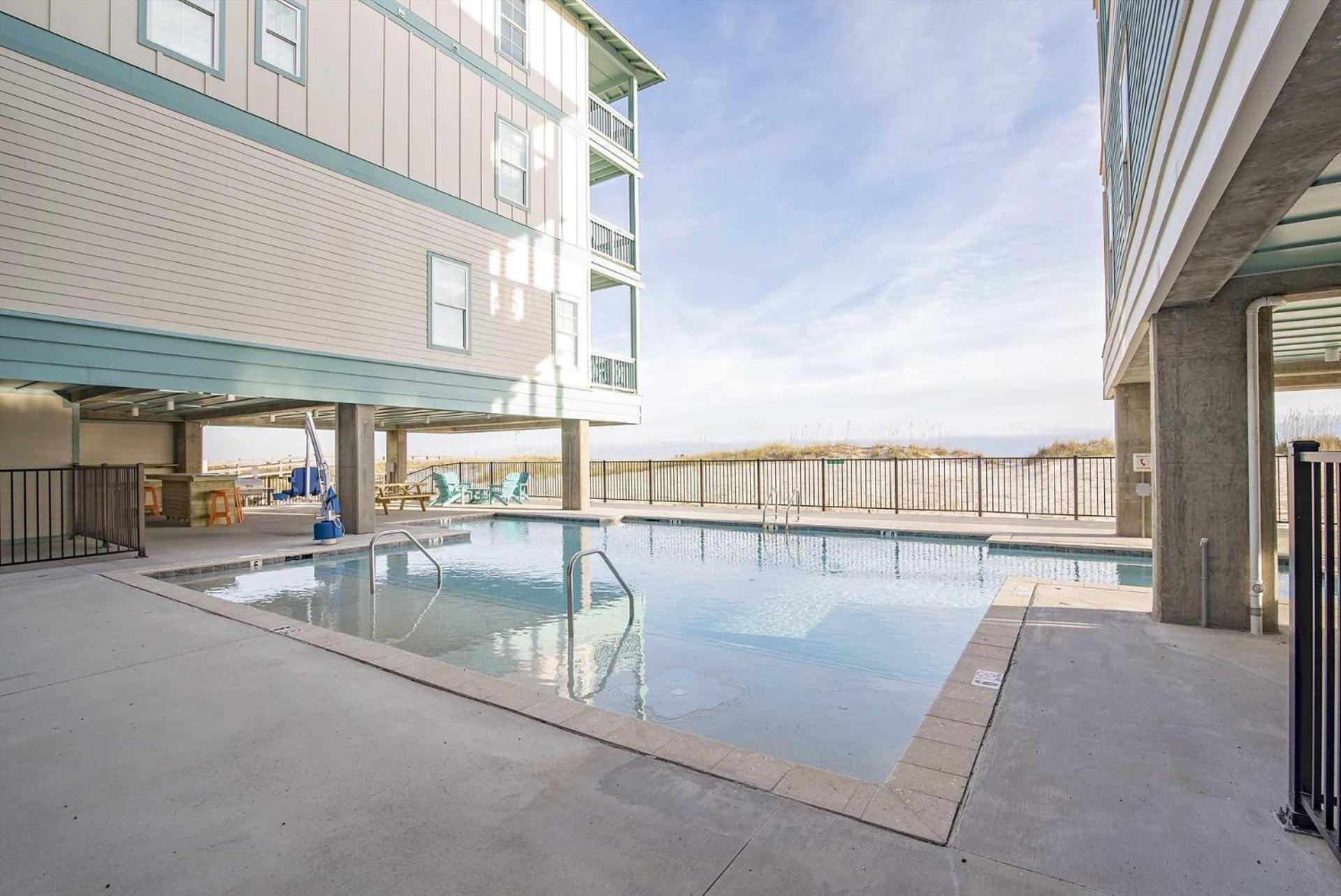 Breezyville Southwest Sea 12br *