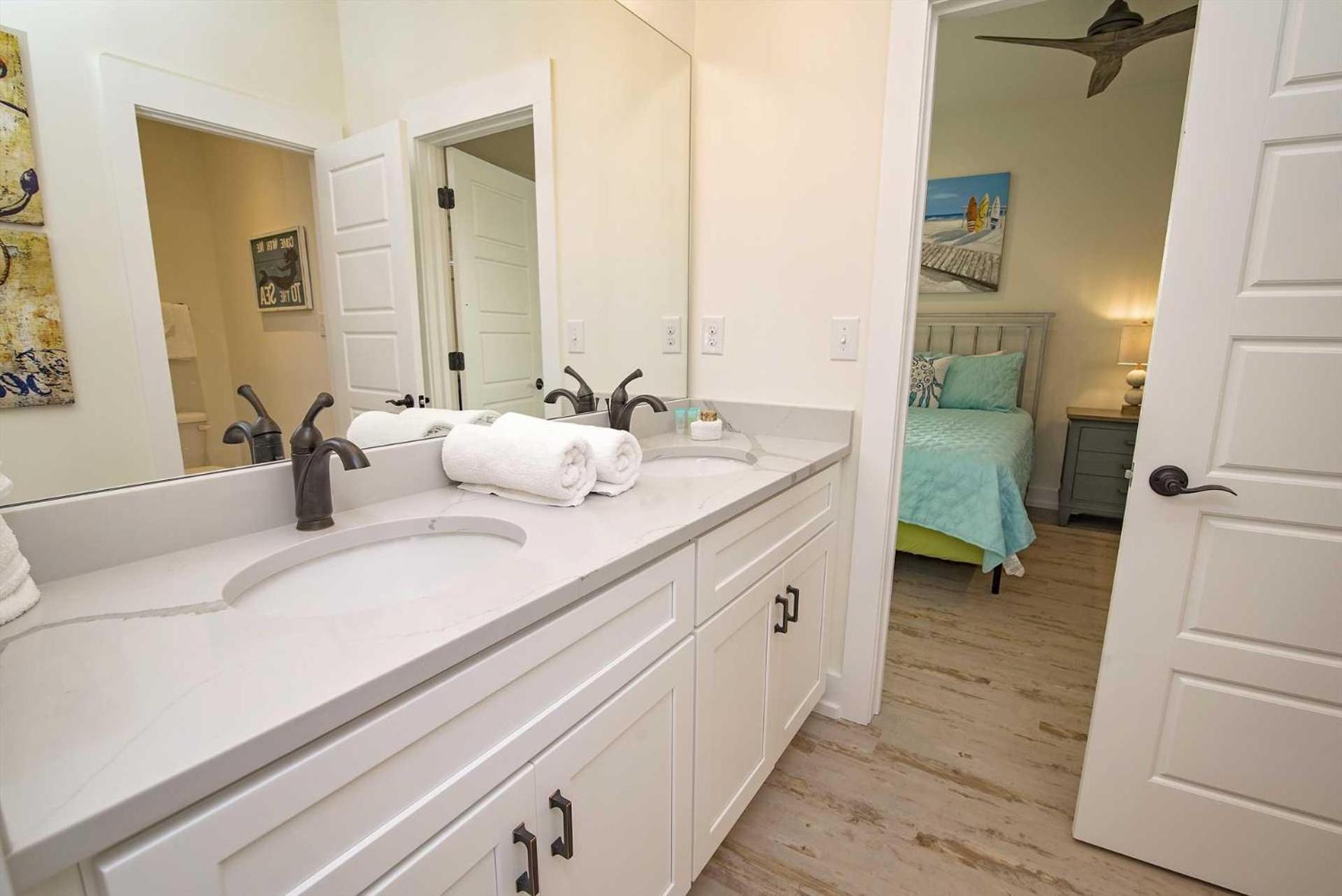 Breezyville Southwest Sea 12br