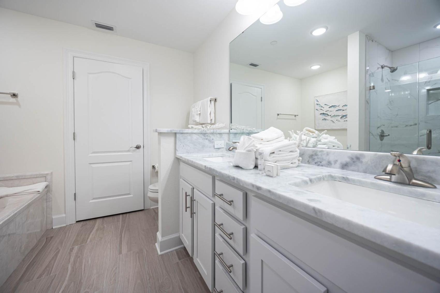 Phoenix Gulf Towers 2106 Apartment
