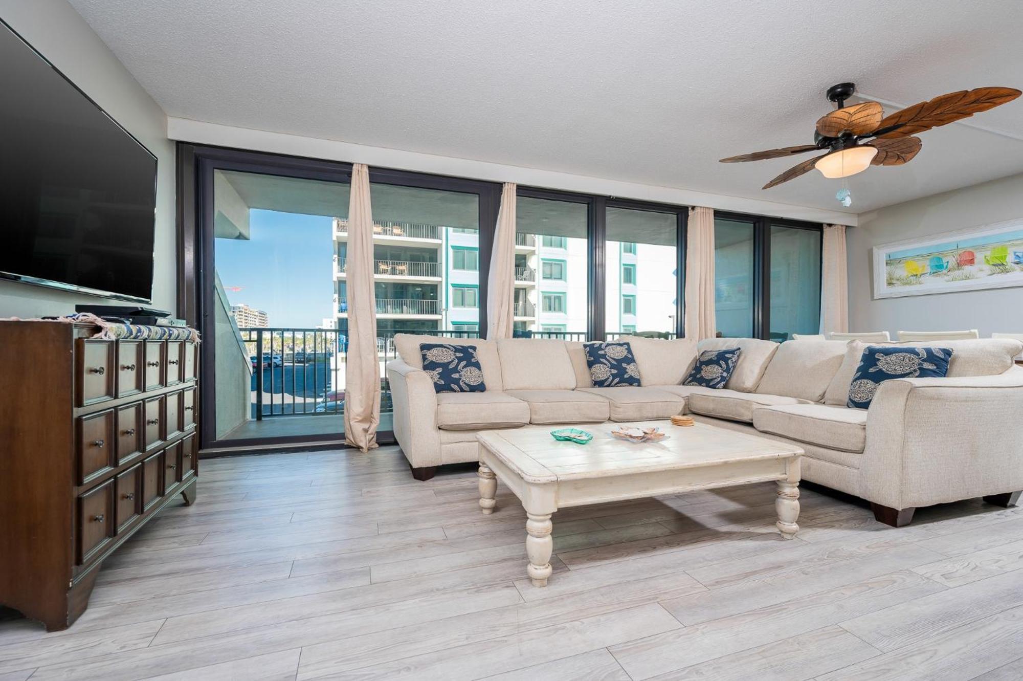 Apartment Island Winds West 170 *