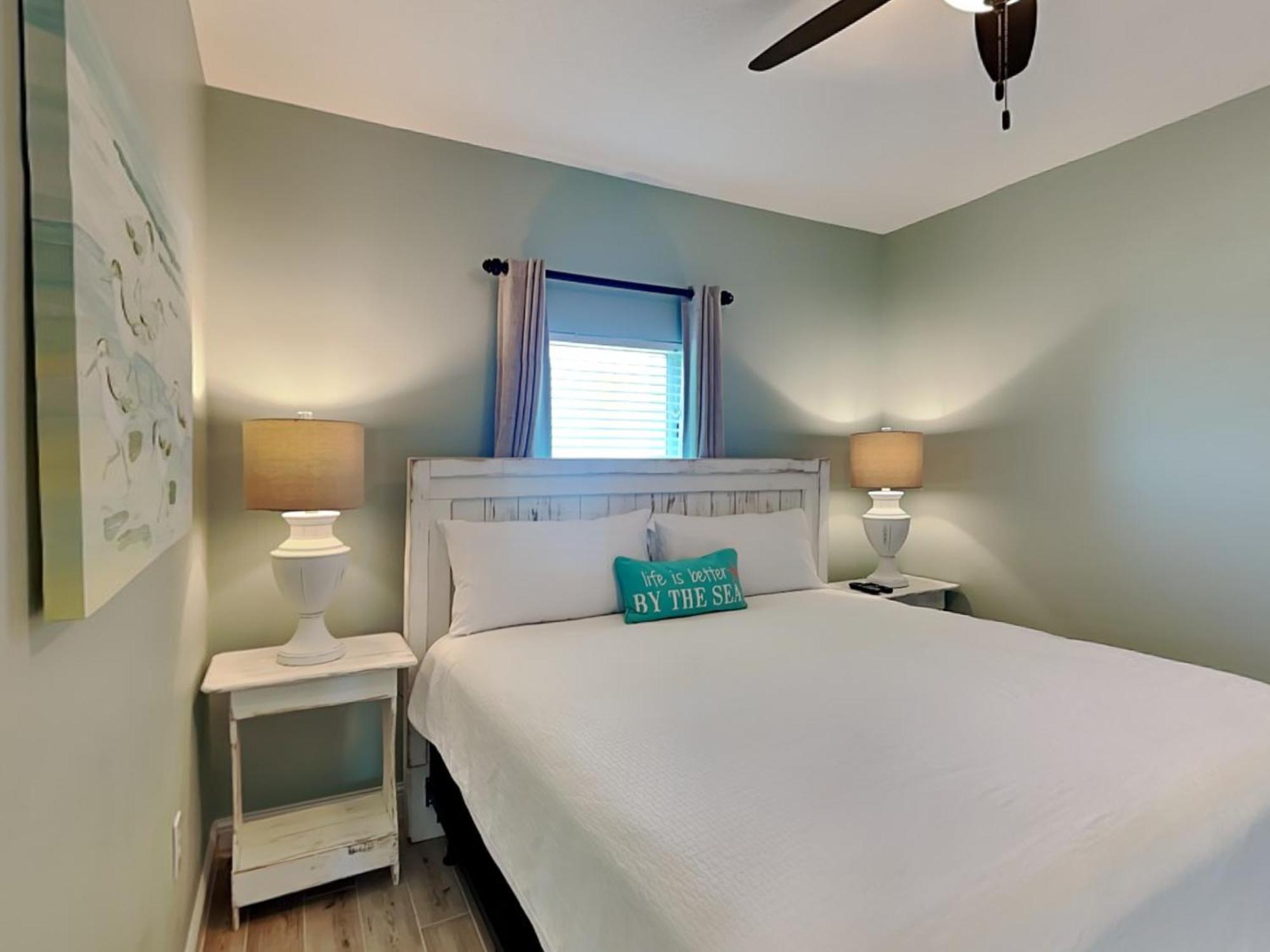 Apartment Crystal Shores 1005