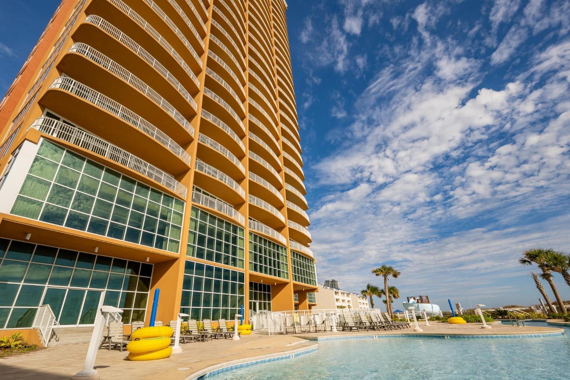 Phoenix Gulf Tower 1603 Apartment