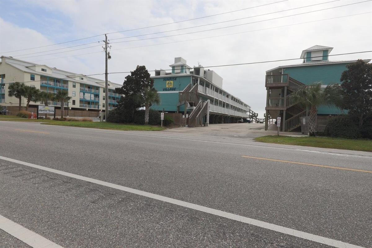 Get Seahabilitated 2 Bedroom With Full And Half Bath At Sunrise Village On The In * Gulf Shores