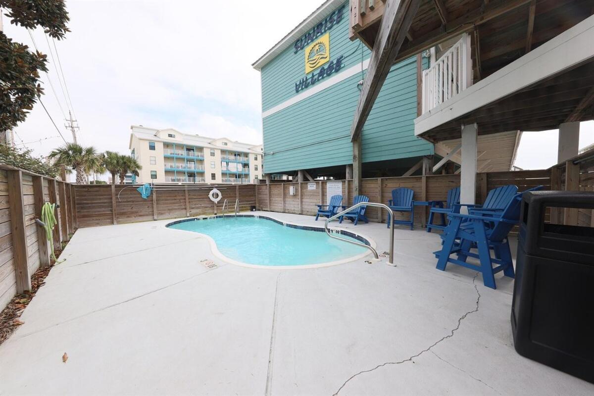 Get Seahabilitated 2 Bedroom With Full And Half Bath At Sunrise Village On The In *